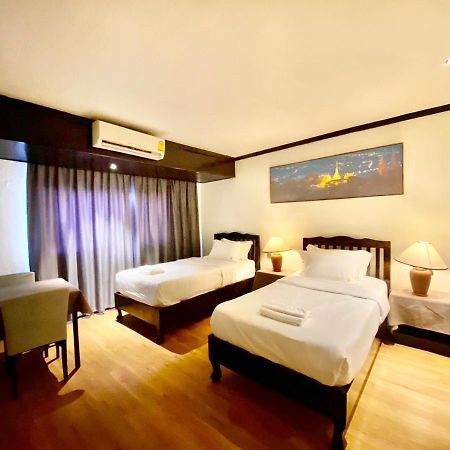 Thapaeplacehotel Chiang Mai Ngoại thất bức ảnh