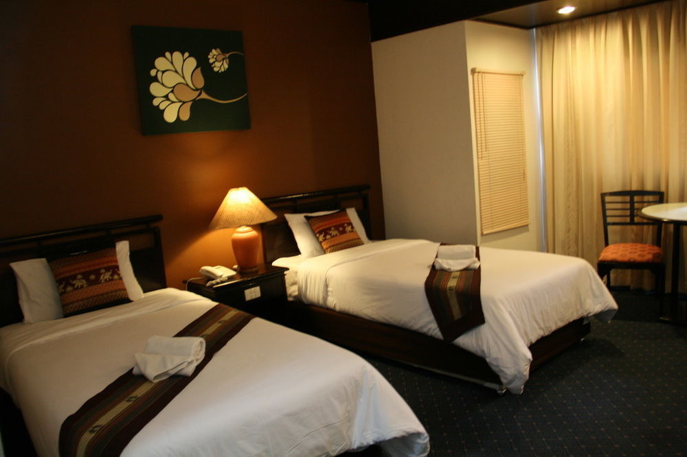 Thapaeplacehotel Chiang Mai Ngoại thất bức ảnh