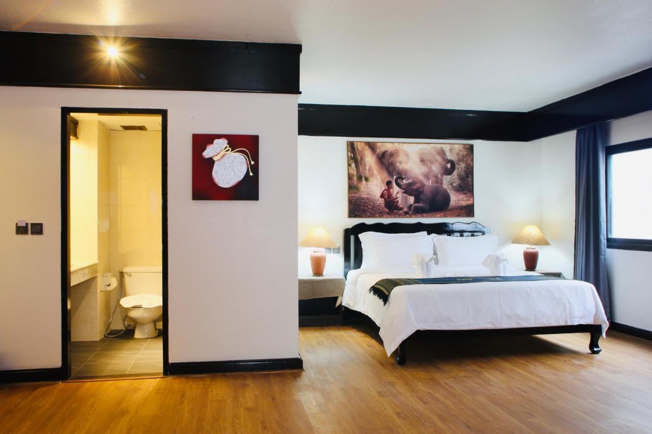 Thapaeplacehotel Chiang Mai Ngoại thất bức ảnh