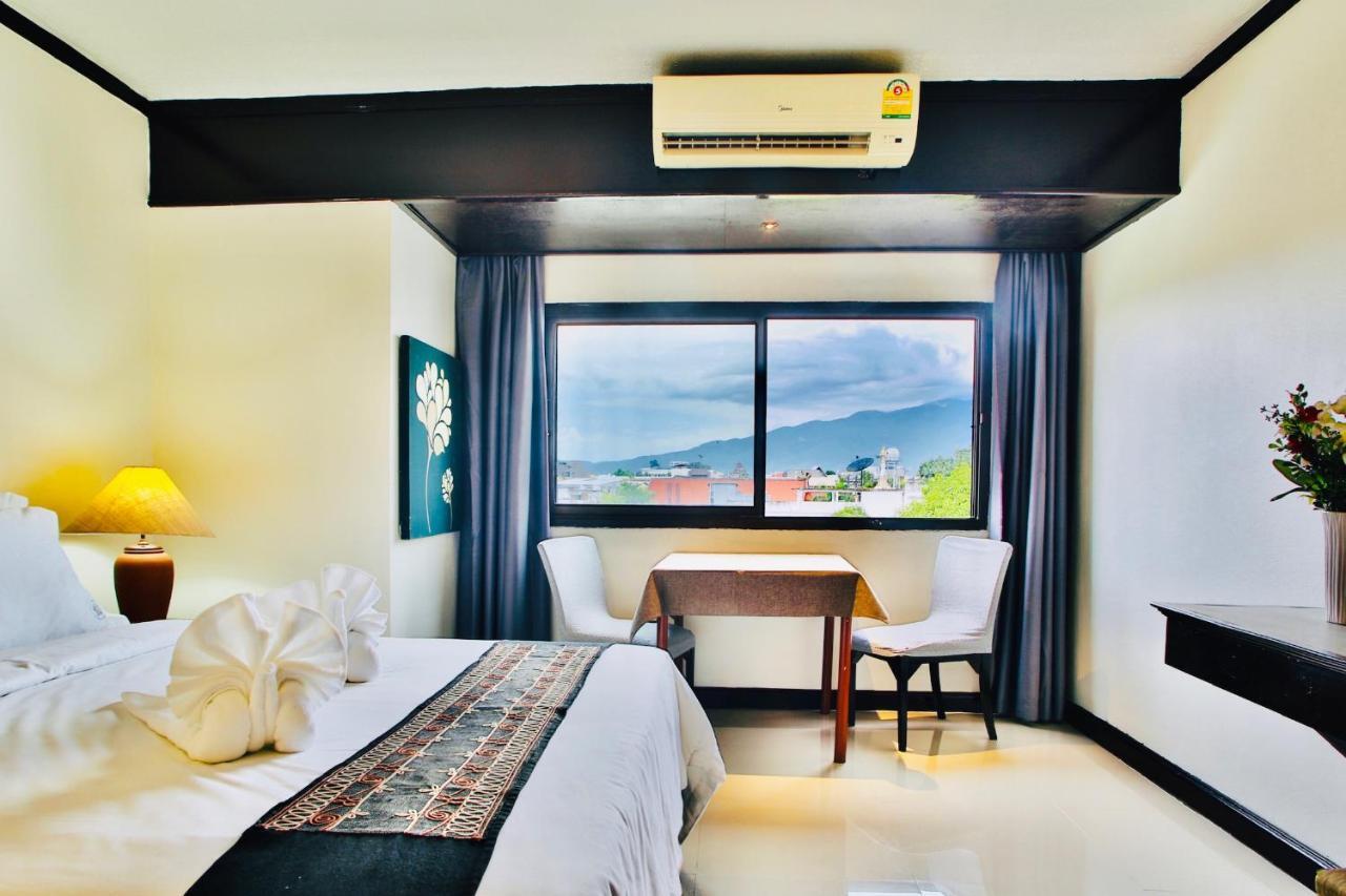 Thapaeplacehotel Chiang Mai Ngoại thất bức ảnh