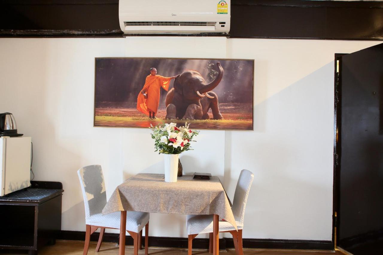 Thapaeplacehotel Chiang Mai Ngoại thất bức ảnh